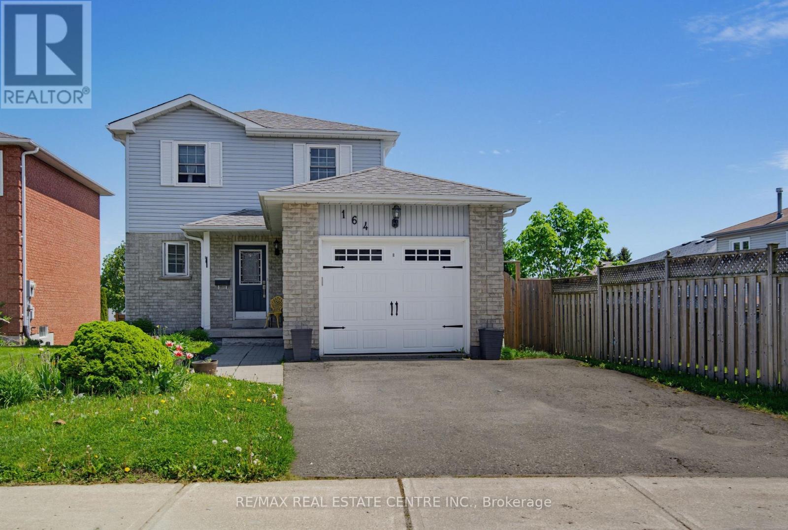 164 COURTNEY CRESCENT