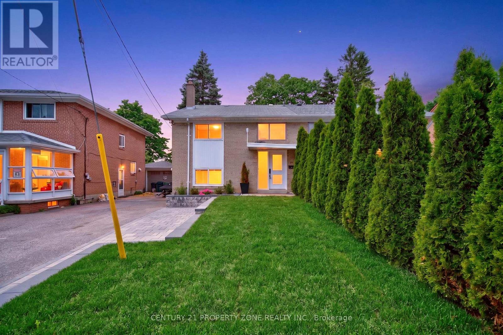 For sale: 121 SAINT LUCIE DRIVE, Toronto (Humbermede), Ontario
