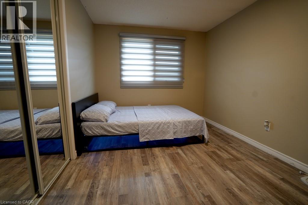 伦敦 South X 独立错层屋 3+1卧3卫 1300 sqft 带全装修地下室 - 19