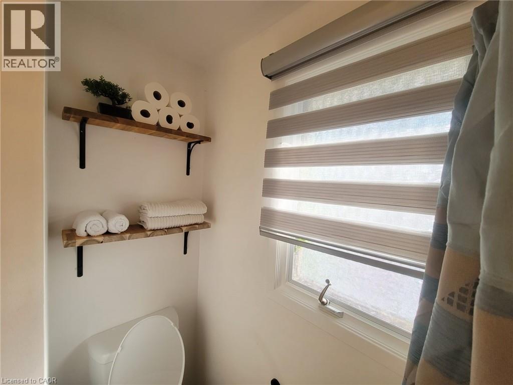 伦敦 South X 独立错层屋 3+1卧3卫 1300 sqft 带全装修地下室 - 22