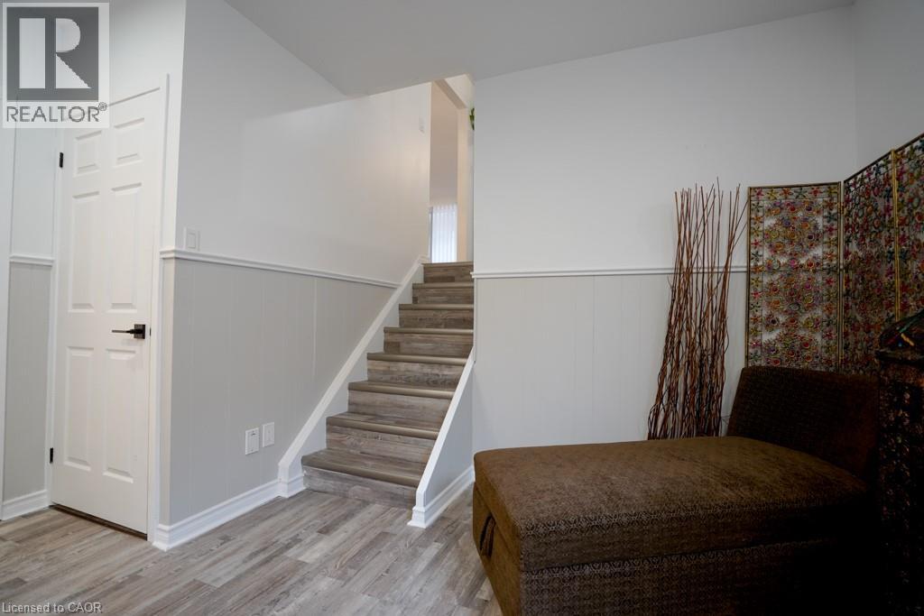伦敦 South X 独立错层屋 3+1卧3卫 1300 sqft 带全装修地下室 - 23
