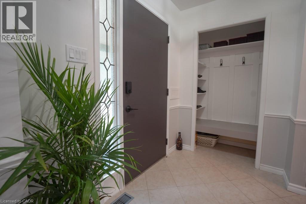 伦敦 South X 独立错层屋 3+1卧3卫 1300 sqft 带全装修地下室 - 3