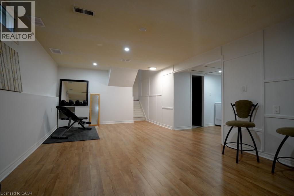 伦敦 South X 独立错层屋 3+1卧3卫 1300 sqft 带全装修地下室 - 30