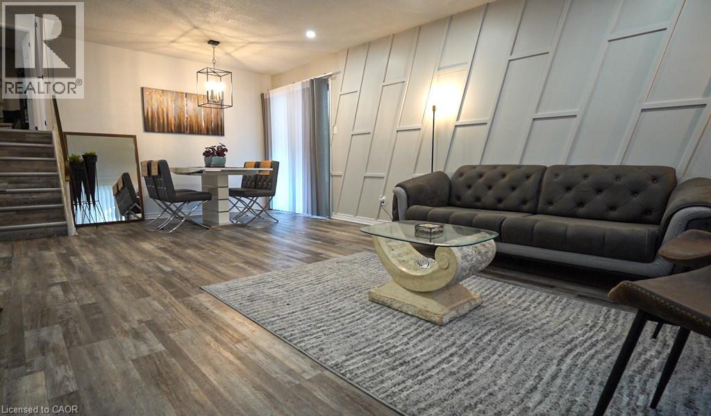 伦敦 South X 独立错层屋 3+1卧3卫 1300 sqft 带全装修地下室 - 5