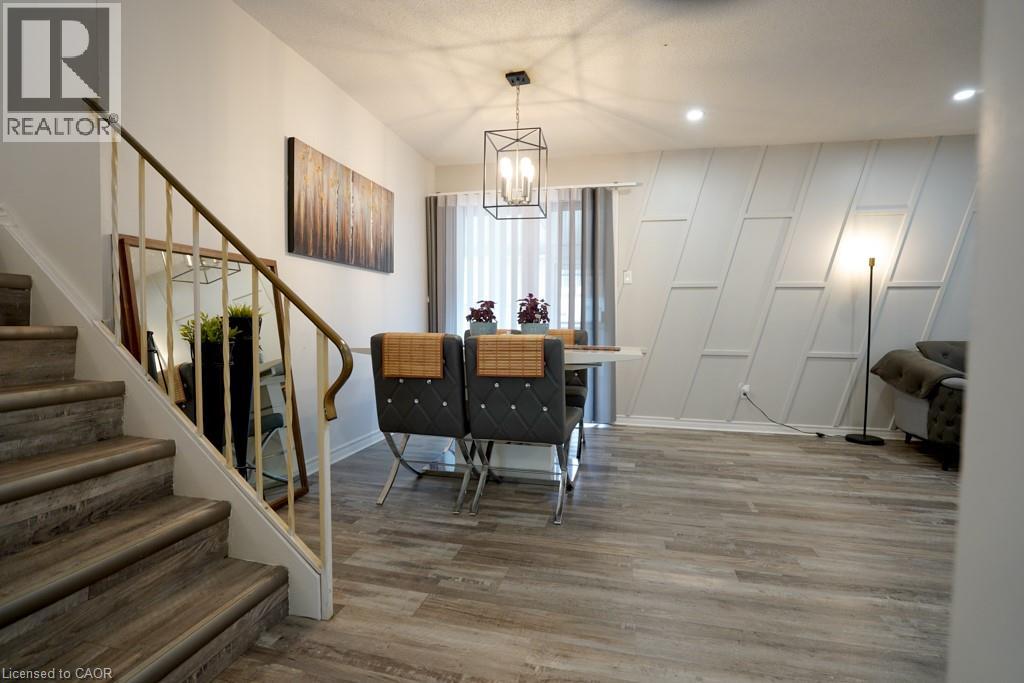 伦敦 South X 独立错层屋 3+1卧3卫 1300 sqft 带全装修地下室 - 7