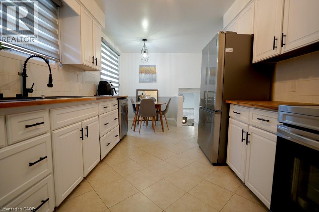 伦敦 South X 独立错层屋 3+1卧3卫 1300 sqft 带全装修地下室 - 9