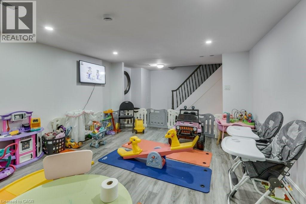 伦敦西山区 Westmount 核心四卧独立屋,成长家庭理想之选 - 34
