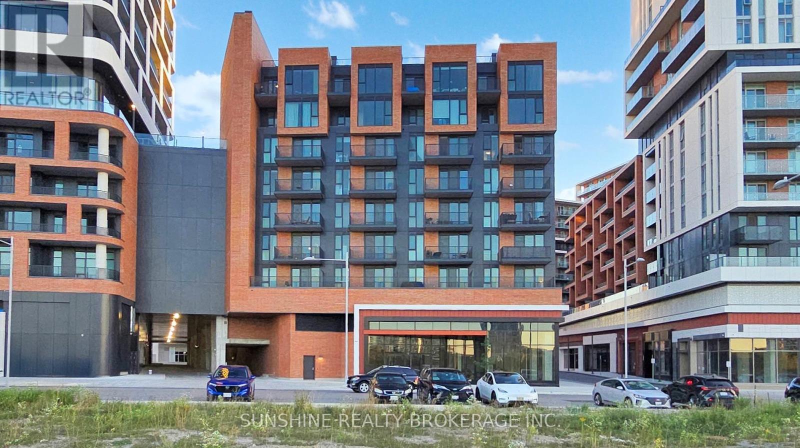 311 - 38 SIMCOE PROMENADE