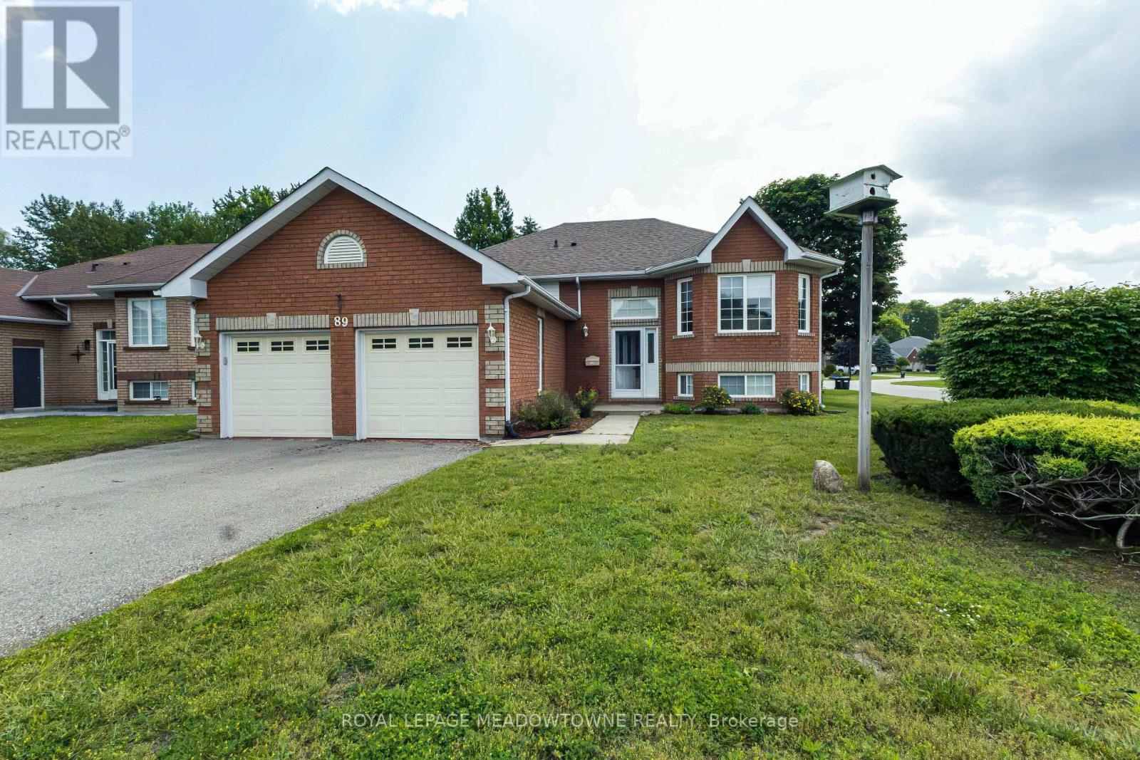 89 ROYAL BEECH DRIVE