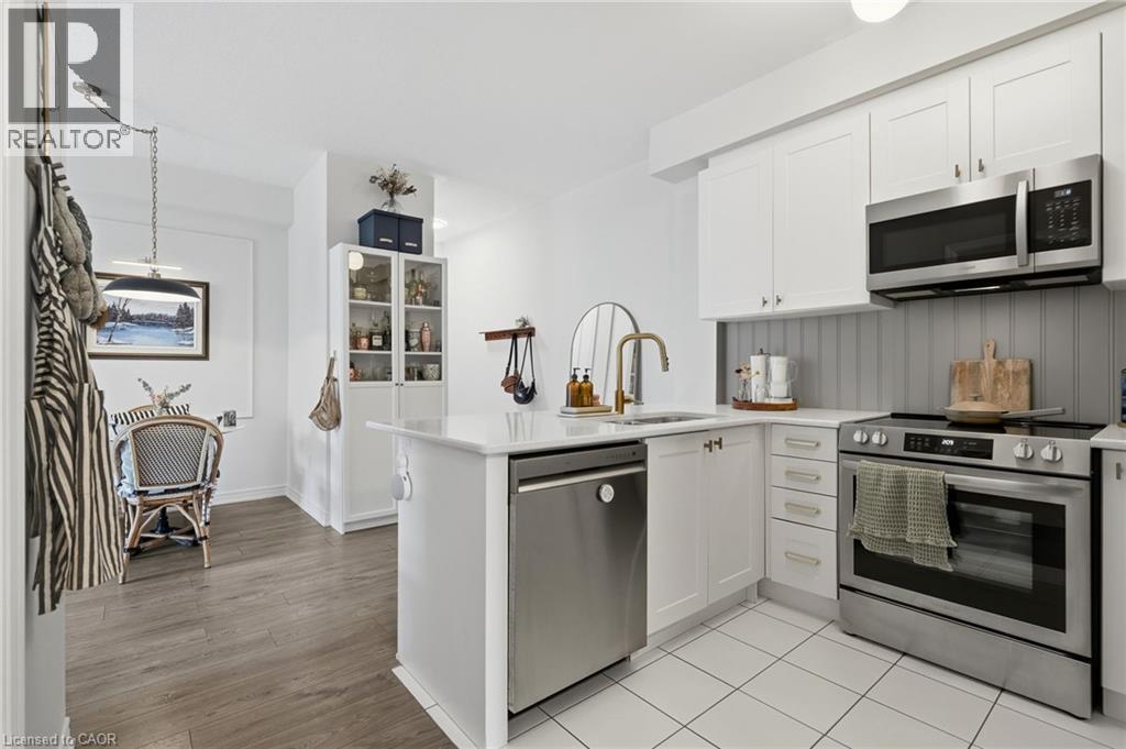 Oakville River Oaks 精装角位公寓镇屋 2卧2卫带大露台 - 11