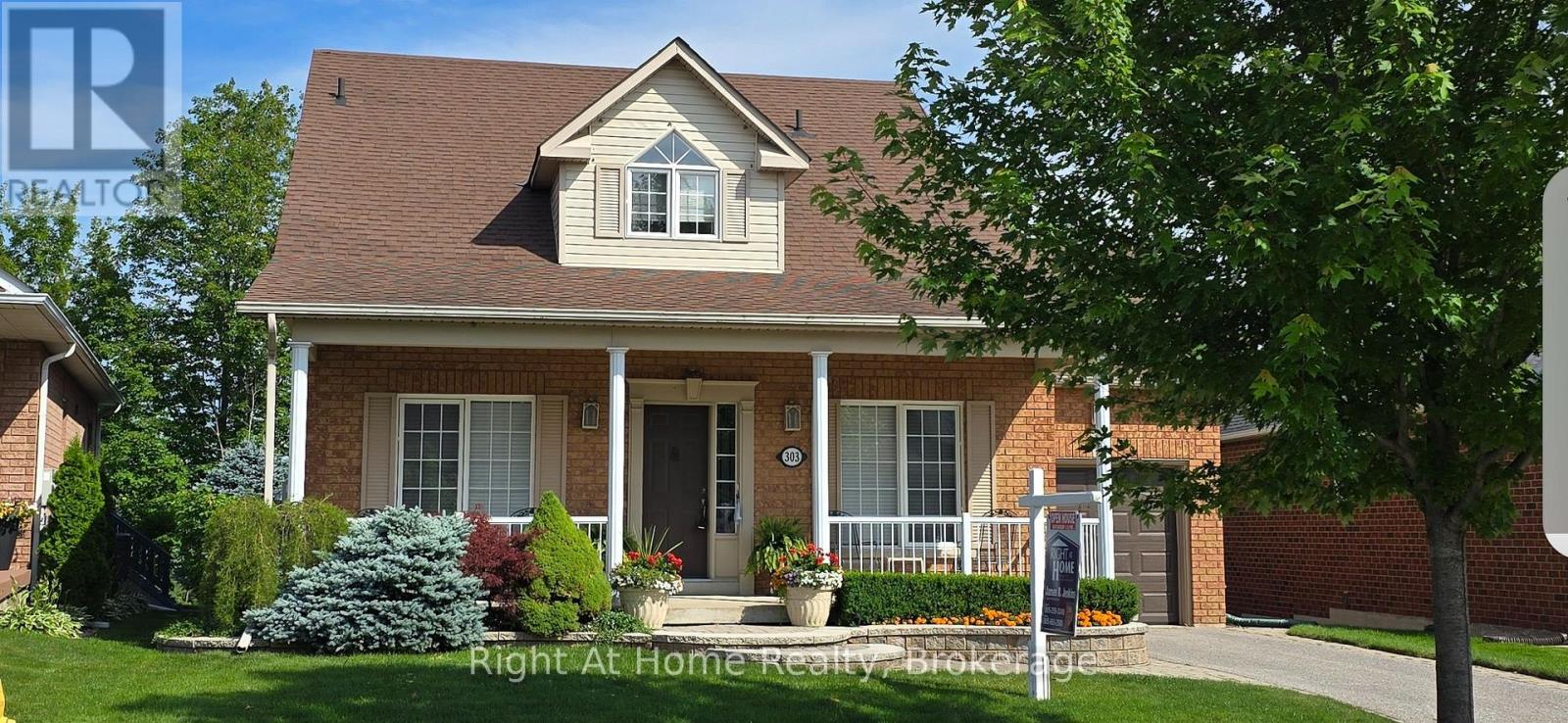 303 WATERBURY CRESCENT