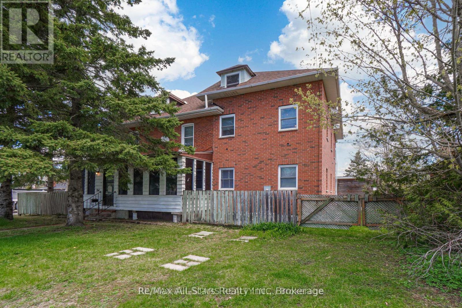 94 ADELAIDE STREET N