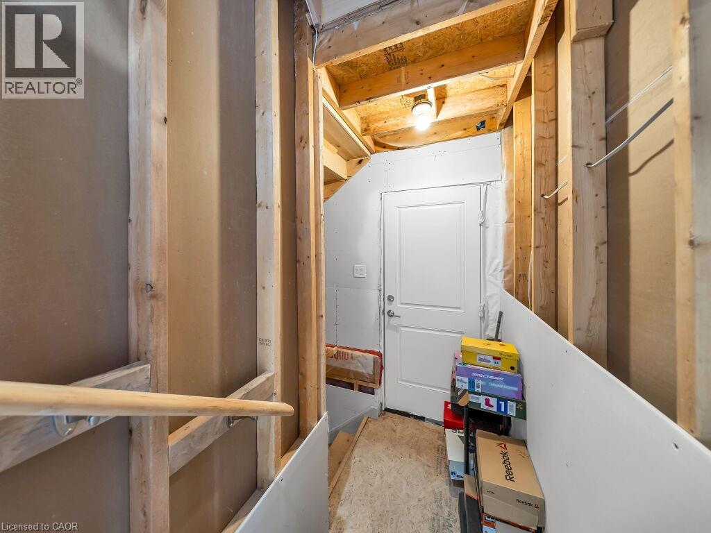伦敦East E社区 2022年4卧4卫独立屋 后院临Trail和池塘 - 40