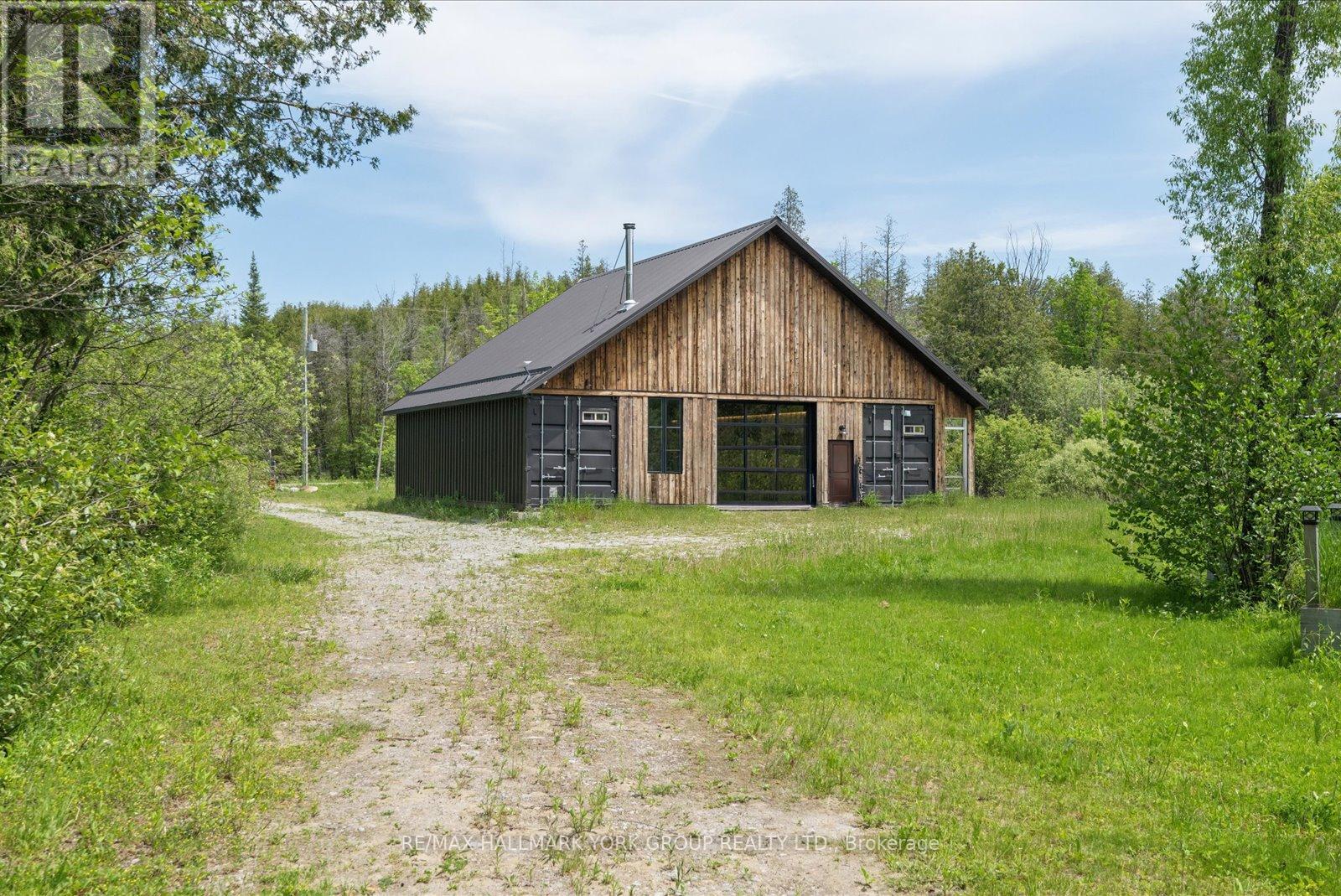 755 COUNTRY LANE