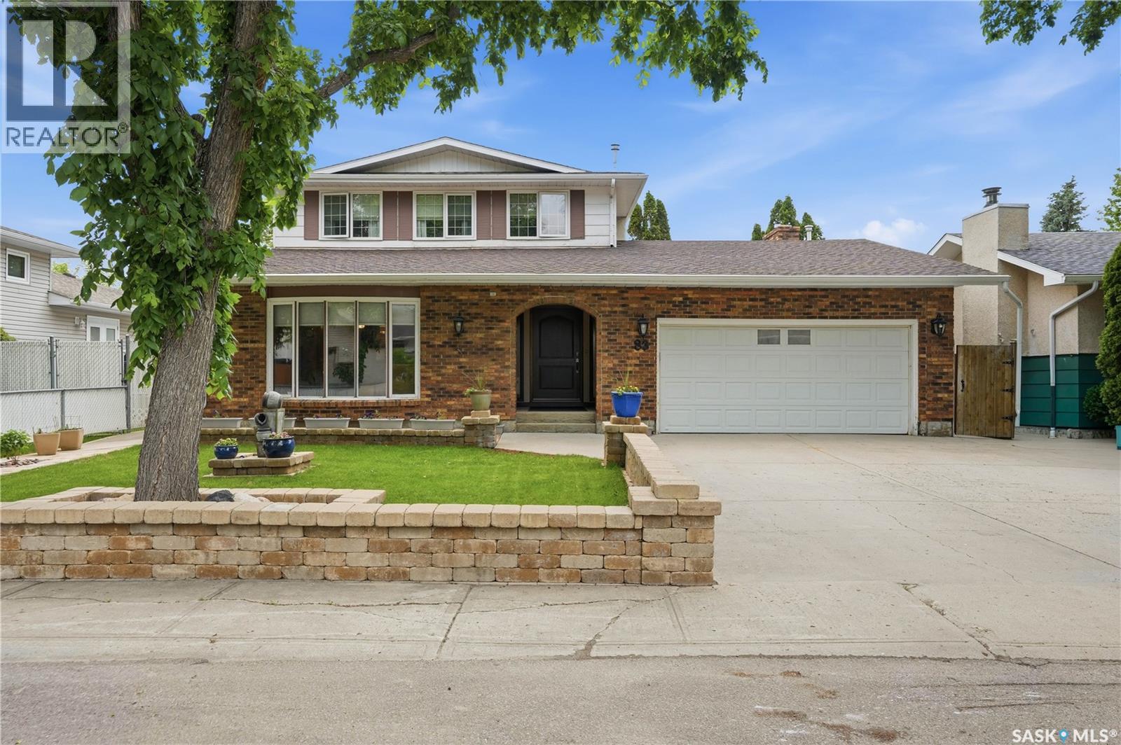 83 Minot DRIVE