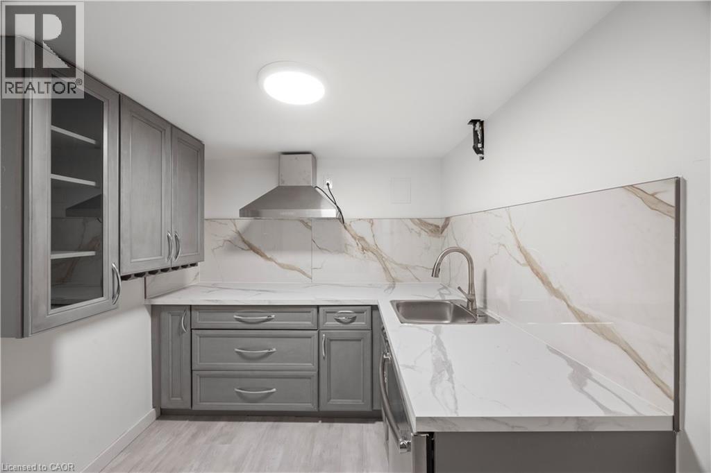 London Northwest 4卧4卫独立屋 带私人泳池 近西安大略大学 - 36