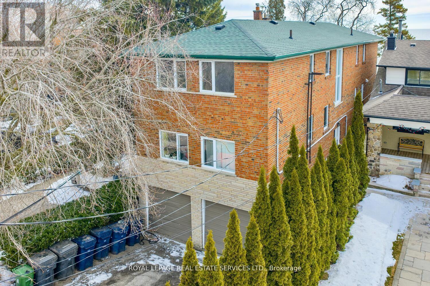 135 LAKE SHORE DRIVE