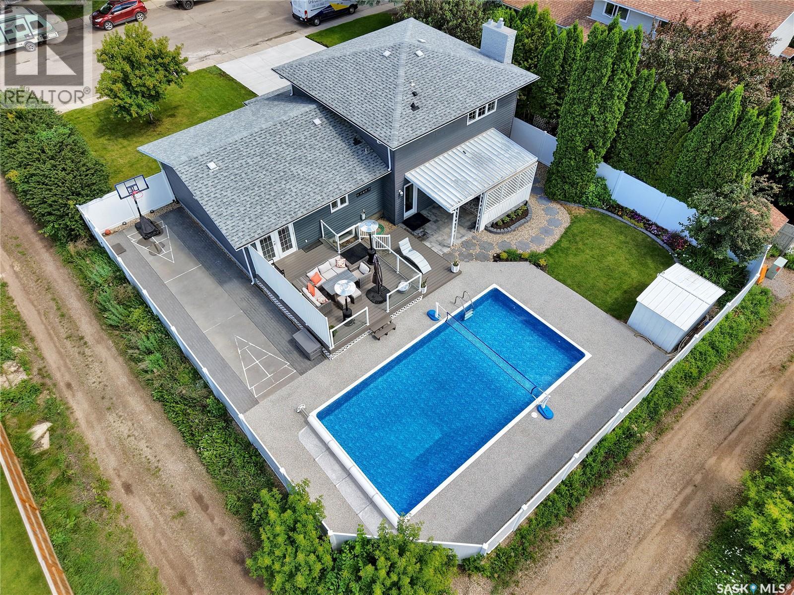 217 Mount Allison CRESCENT