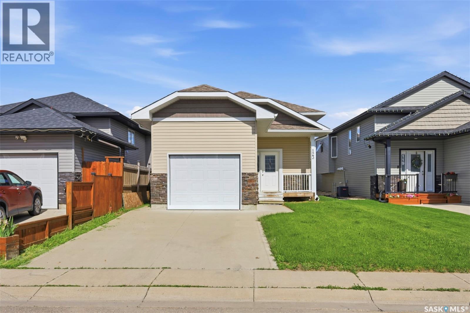 123 Henick CRESCENT