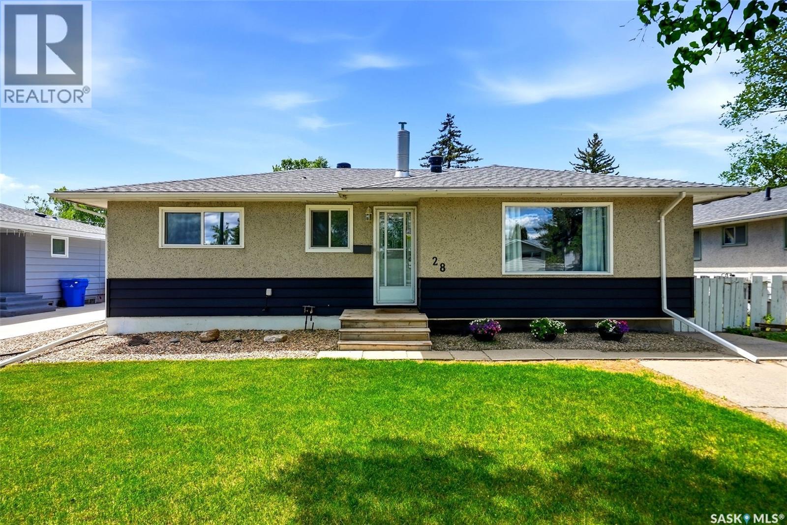28 Cameron CRESCENT