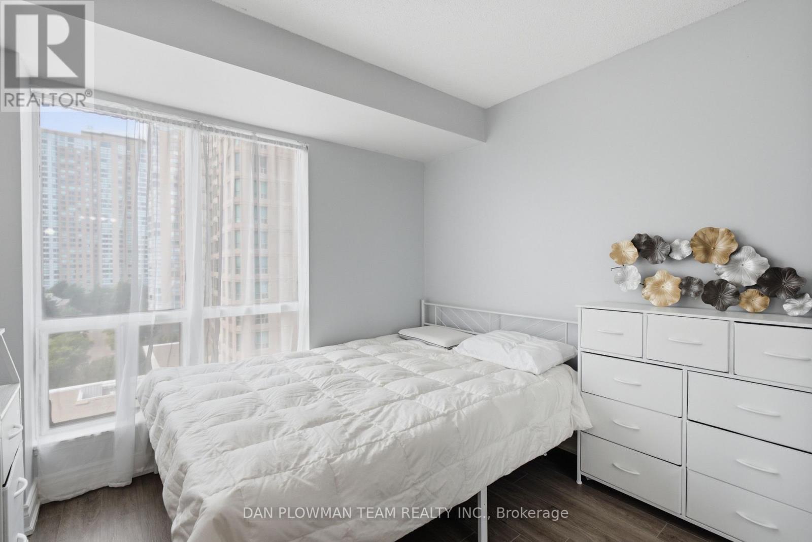 For sale: 913 - 8 LEE CENTRE DRIVE, Toronto (Woburn), Ontario