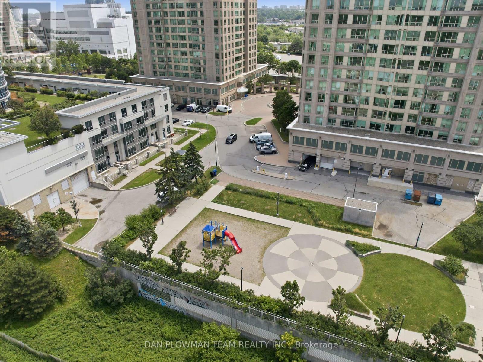 こいる For sale: 913 - 8 LEE CENTRE DRIVE, Toronto (Woburn), Ontario