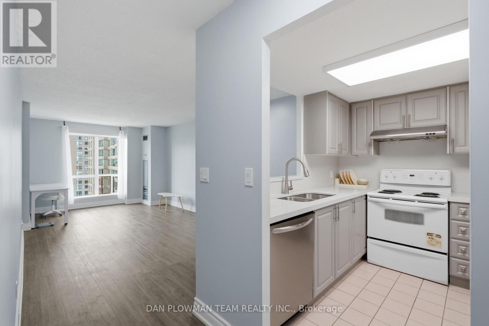 For sale: 913 - 8 LEE CENTRE DRIVE, Toronto (Woburn), Ontario