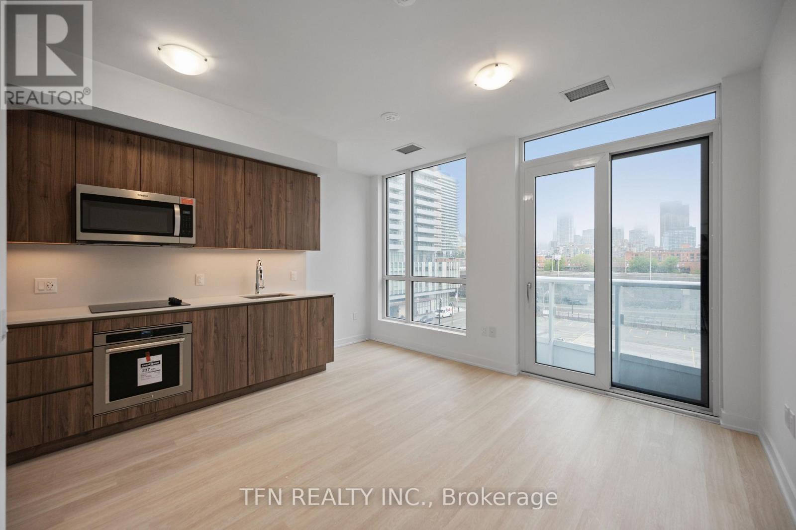 504 - 15 RICHARDSON STREET