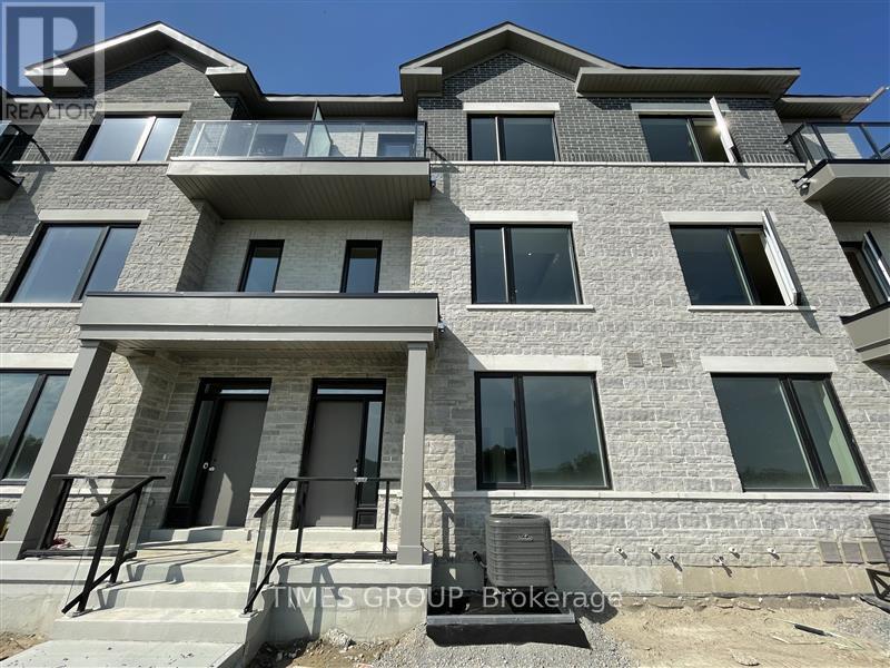 【Richmond Hill 全新4卧4.5卫联排镇屋｜双车库｜全装修地下室】 - 2