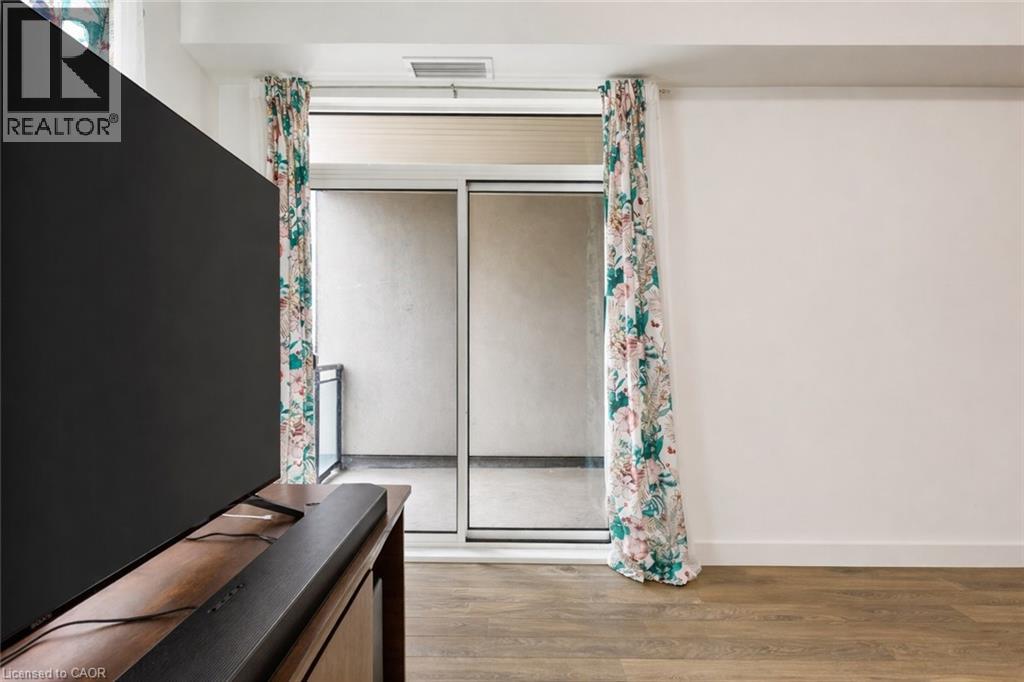 Oakville Uptown Core 顶层公寓|2+1卧2卫|现代精装 - 16