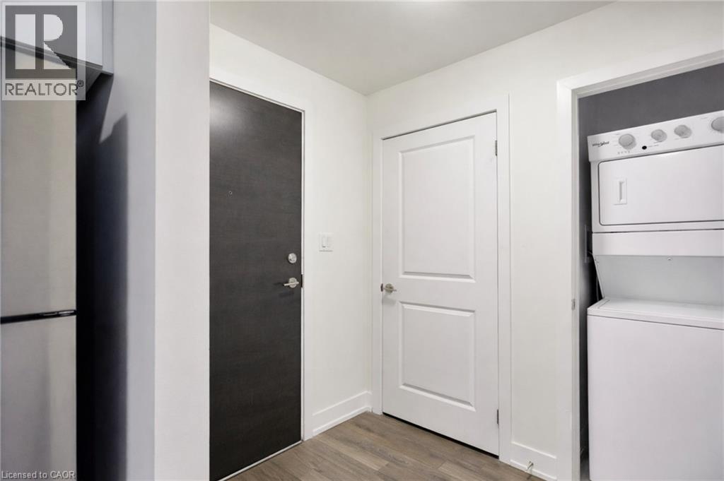 Oakville Uptown Core 顶层公寓|2+1卧2卫|现代精装 - 17
