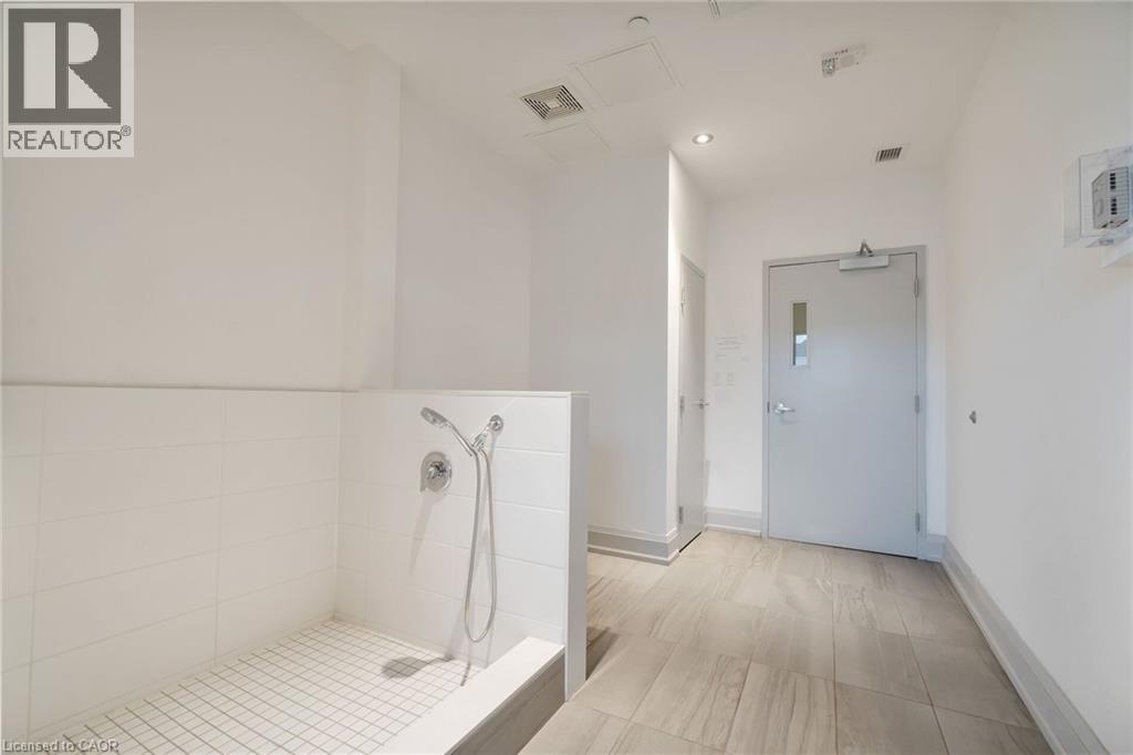Oakville Uptown Core 顶层公寓|2+1卧2卫|现代精装 - 24