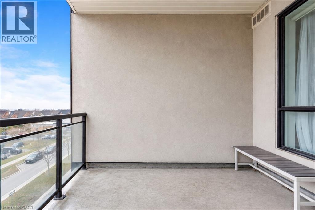 Oakville Uptown Core 顶层公寓|2+1卧2卫|现代精装 - 7