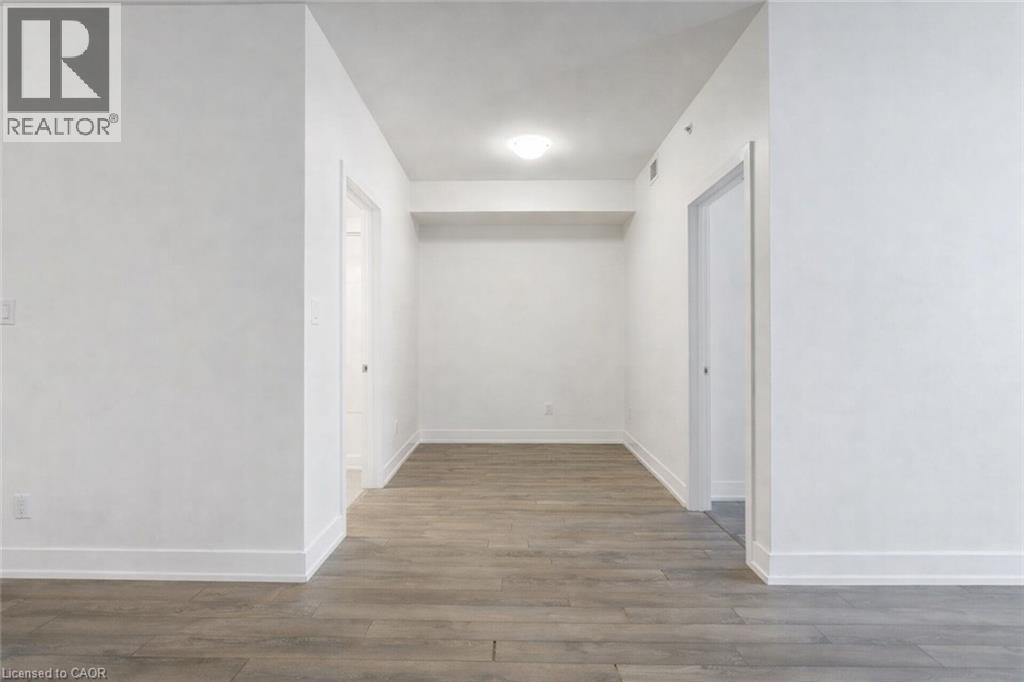 Oakville Uptown Core 顶层公寓|2+1卧2卫|现代精装 - 9