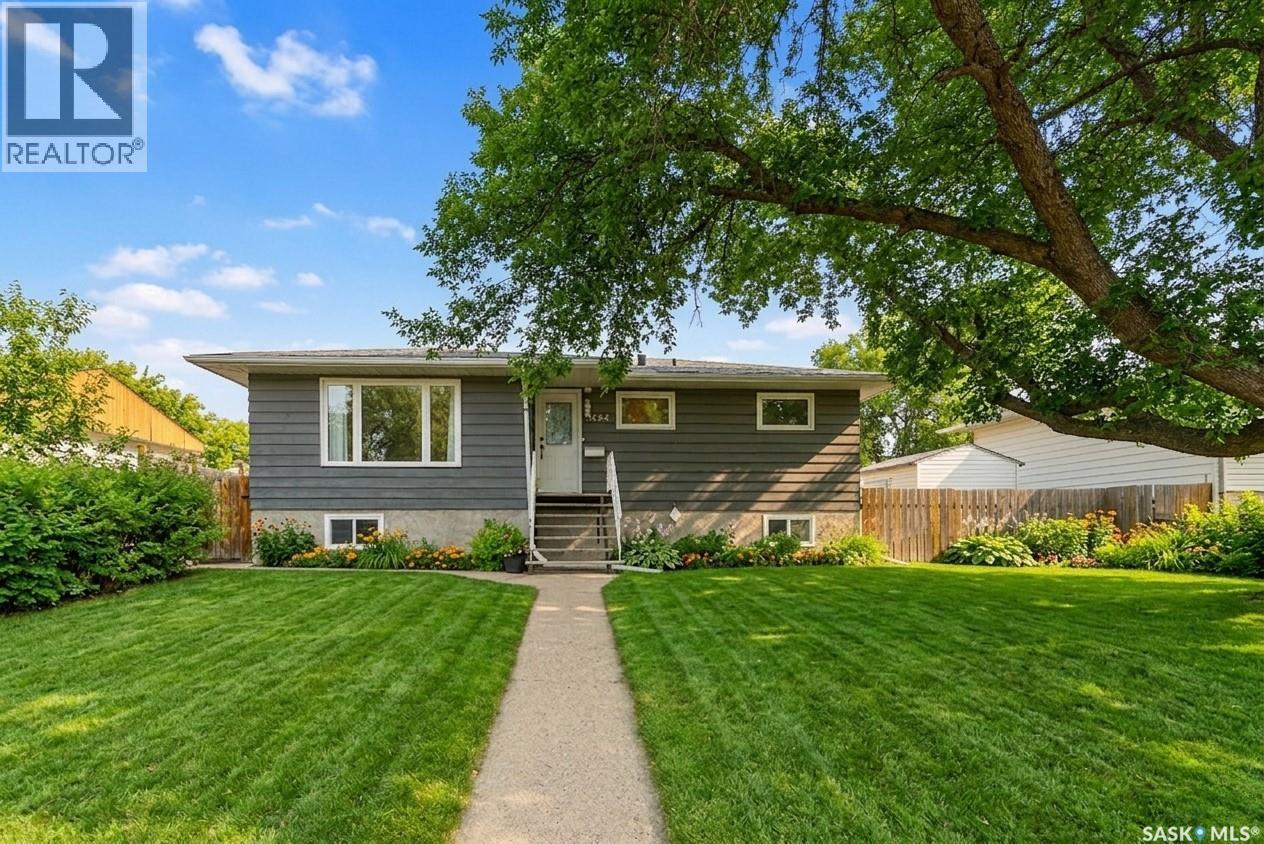 1154 Caribou STREET W
