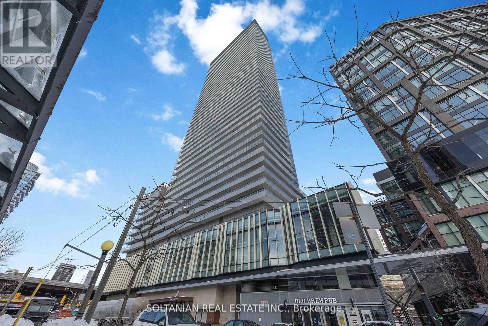 719 - 15 LOWER JARVIS STREET