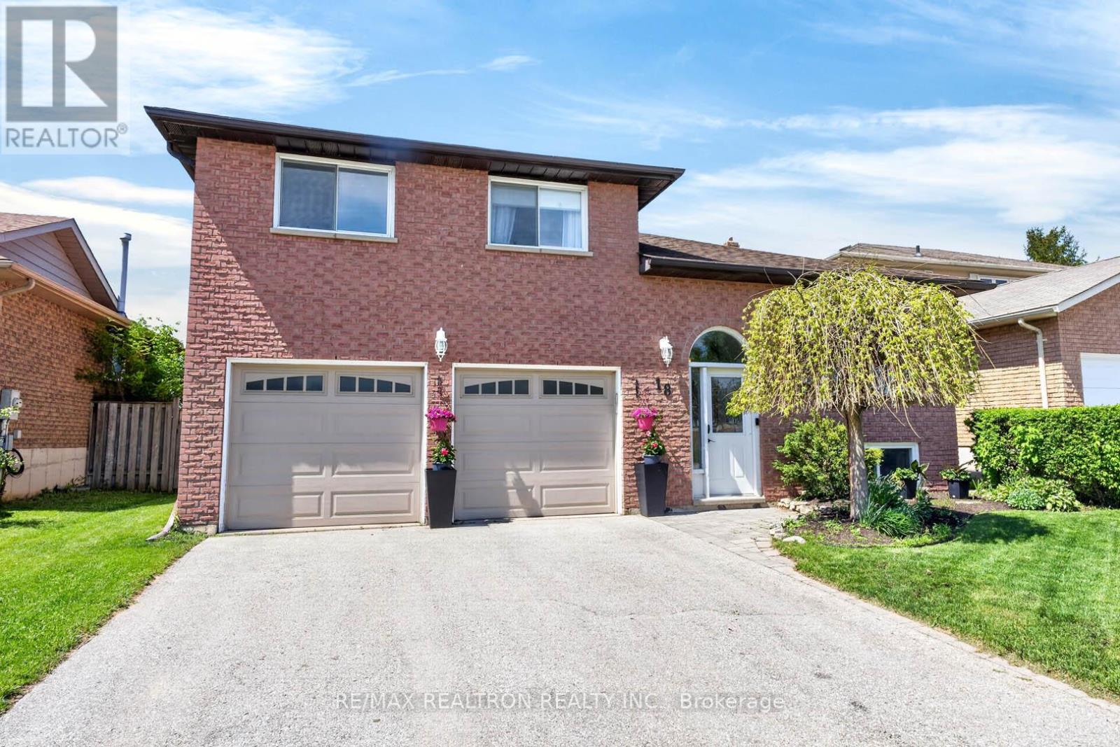 18 CASTILLE CRESCENT