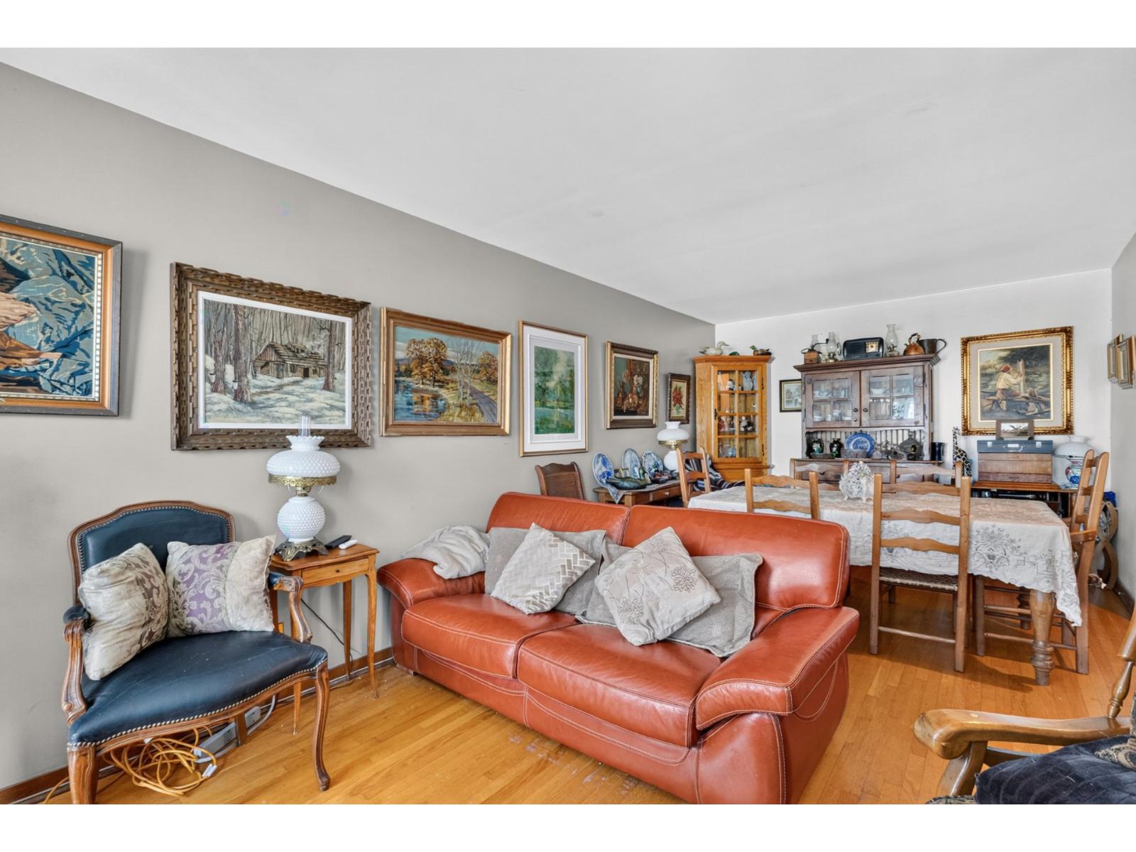 For sale: 6315-6317 Av. Aumont, Brossard, Quebec J4Z1E9 - 16426900