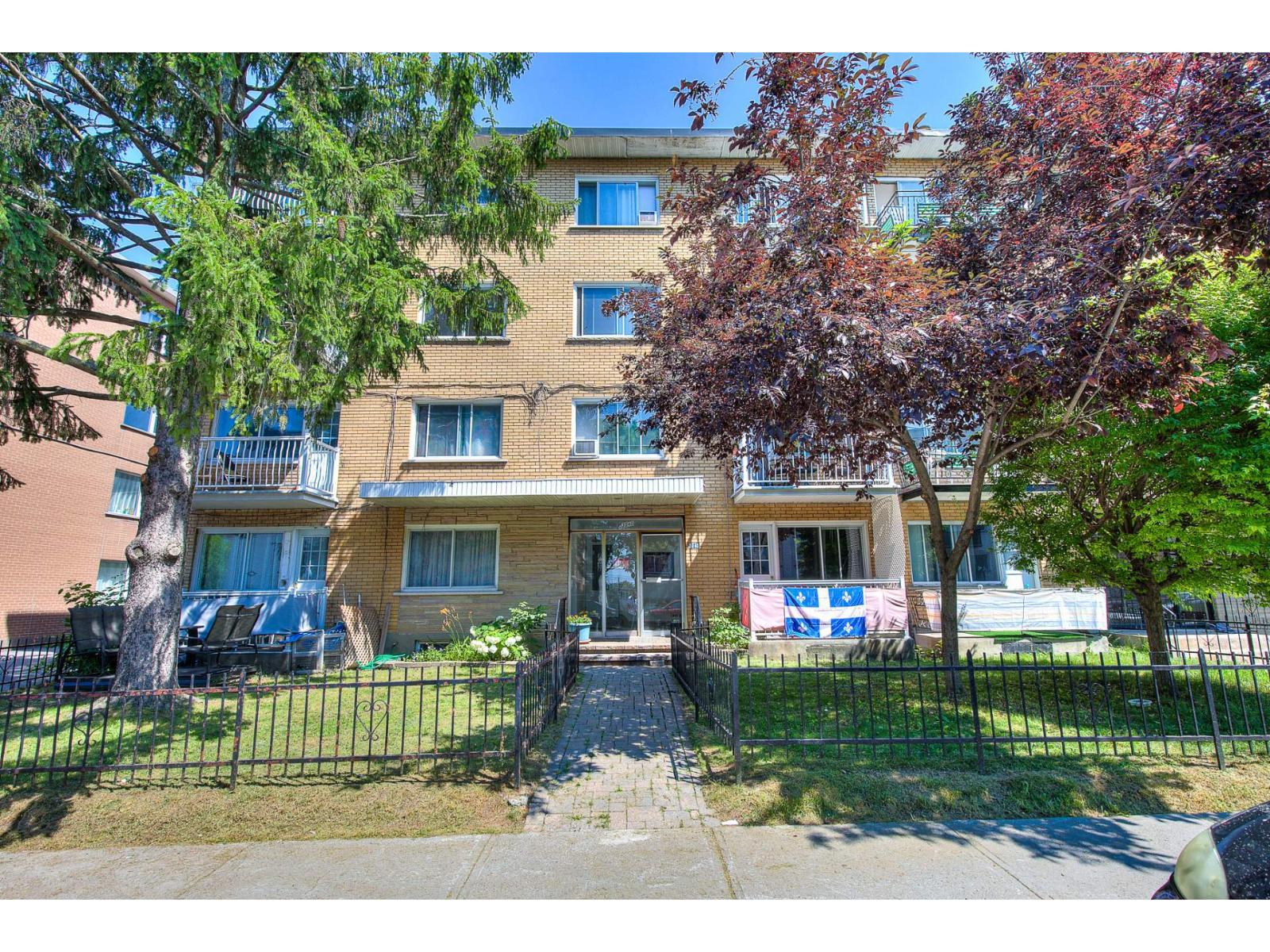 3040 Rue Louis-Paré