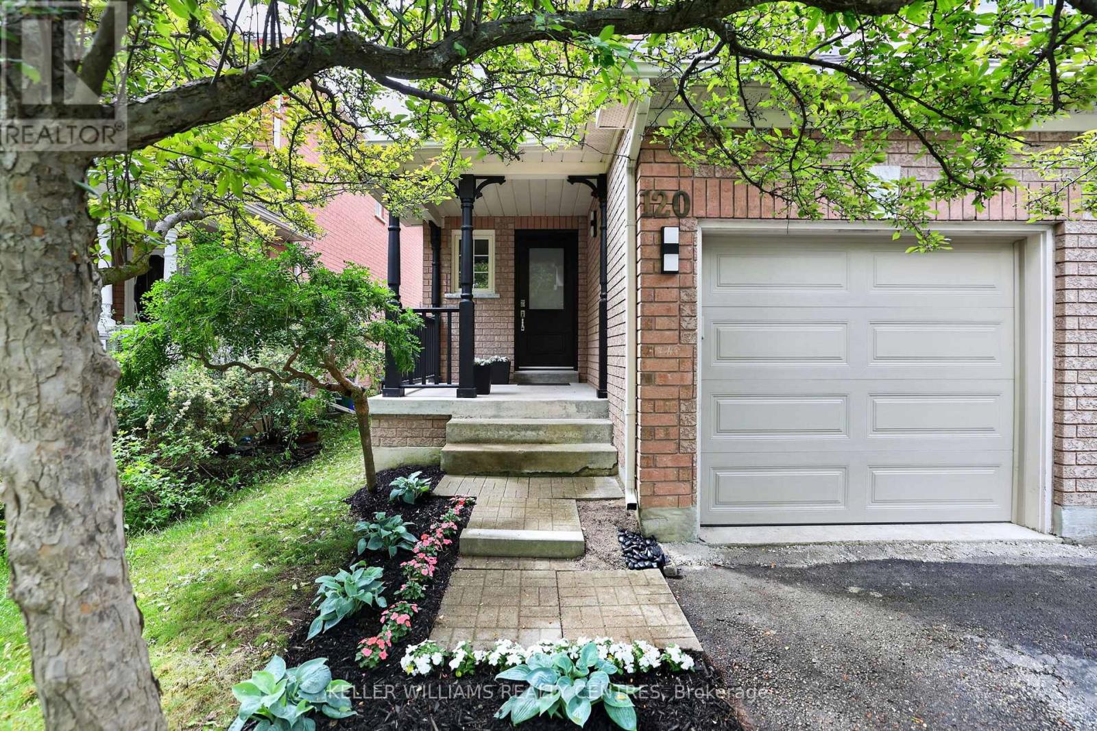 120 WOODROOF CRESCENT
