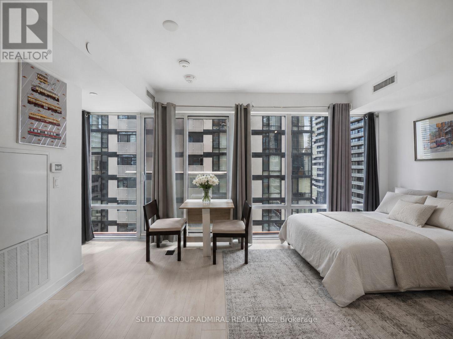 1404 - 18 MAITLAND TERRACE