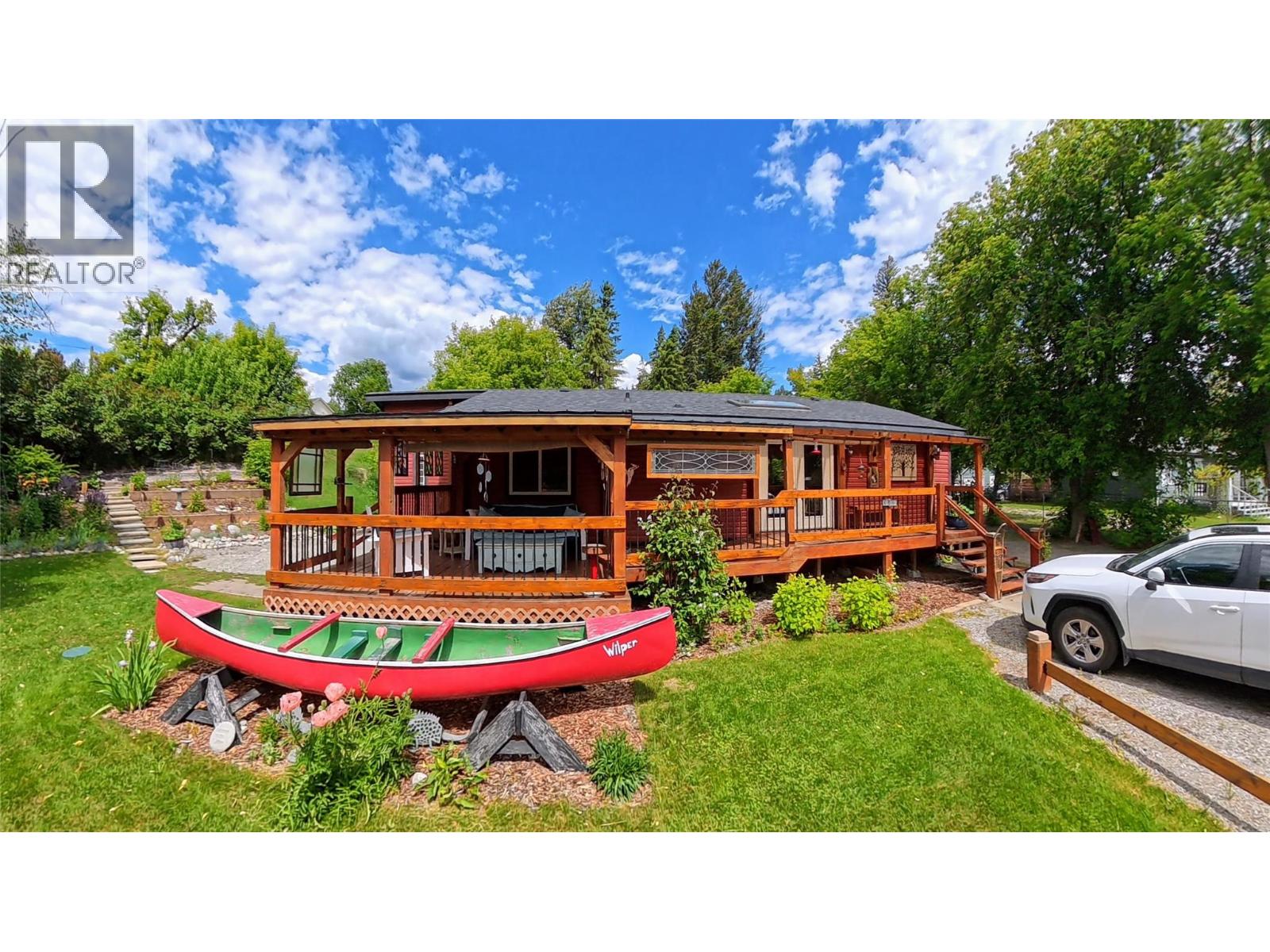 For sale: 1768 Victoria Avenue, Windermere, British Columbia