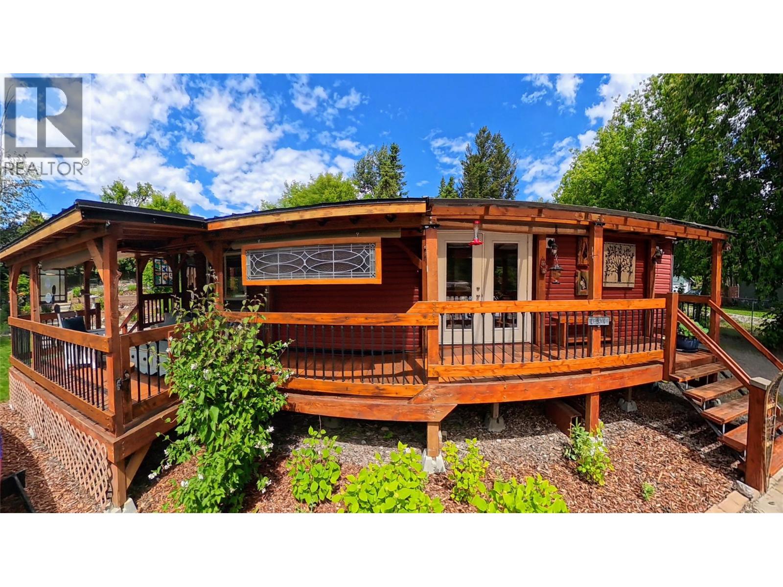 For sale: 1768 Victoria Avenue, Windermere, British Columbia