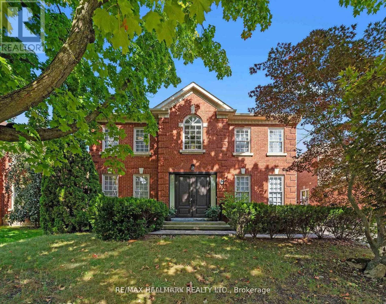 63 WILLETT CRESCENT