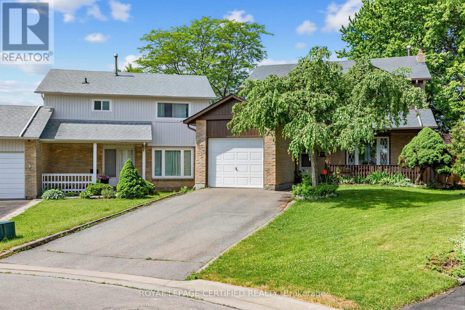22 BORDEN HILL COURT