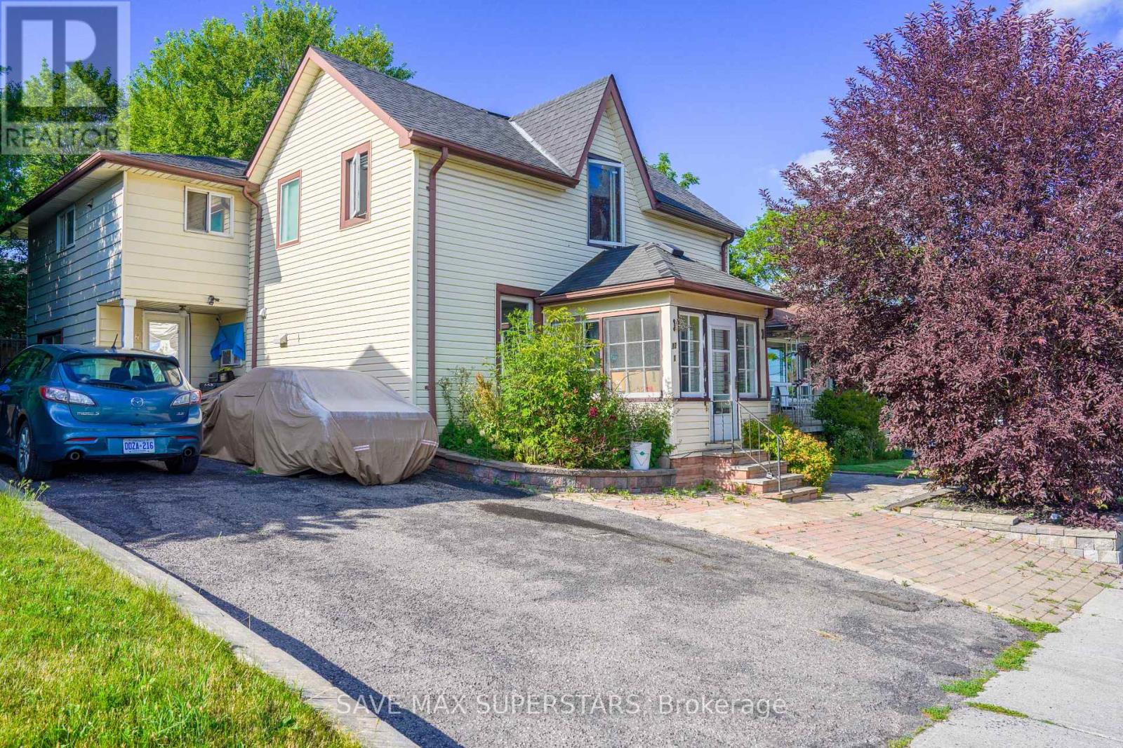 93 JOHN STREET E