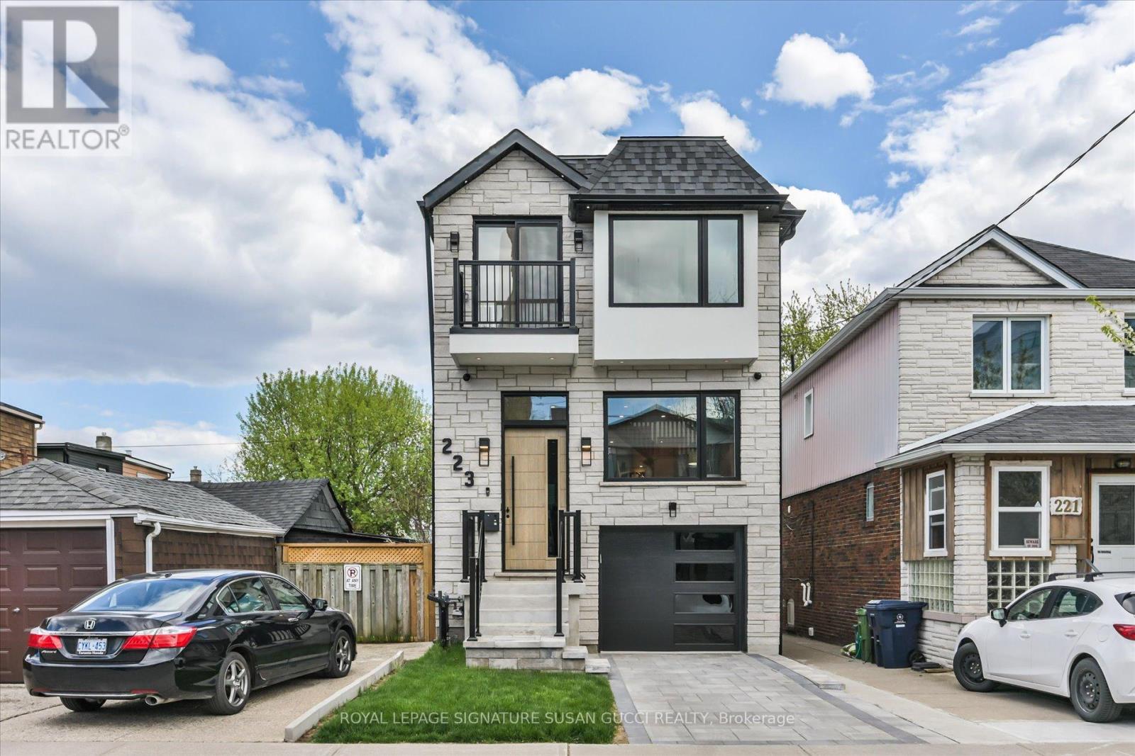 223 QUEENSDALE AVENUE