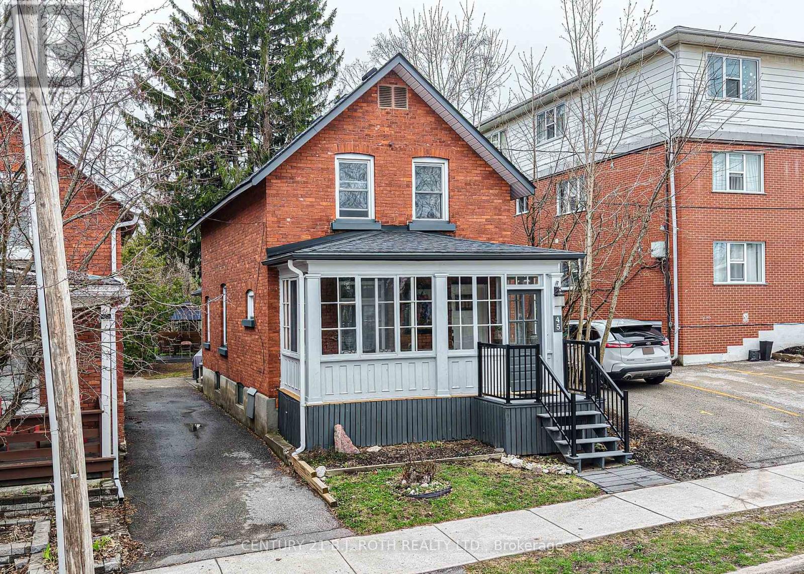 45 ALBERT STREET N