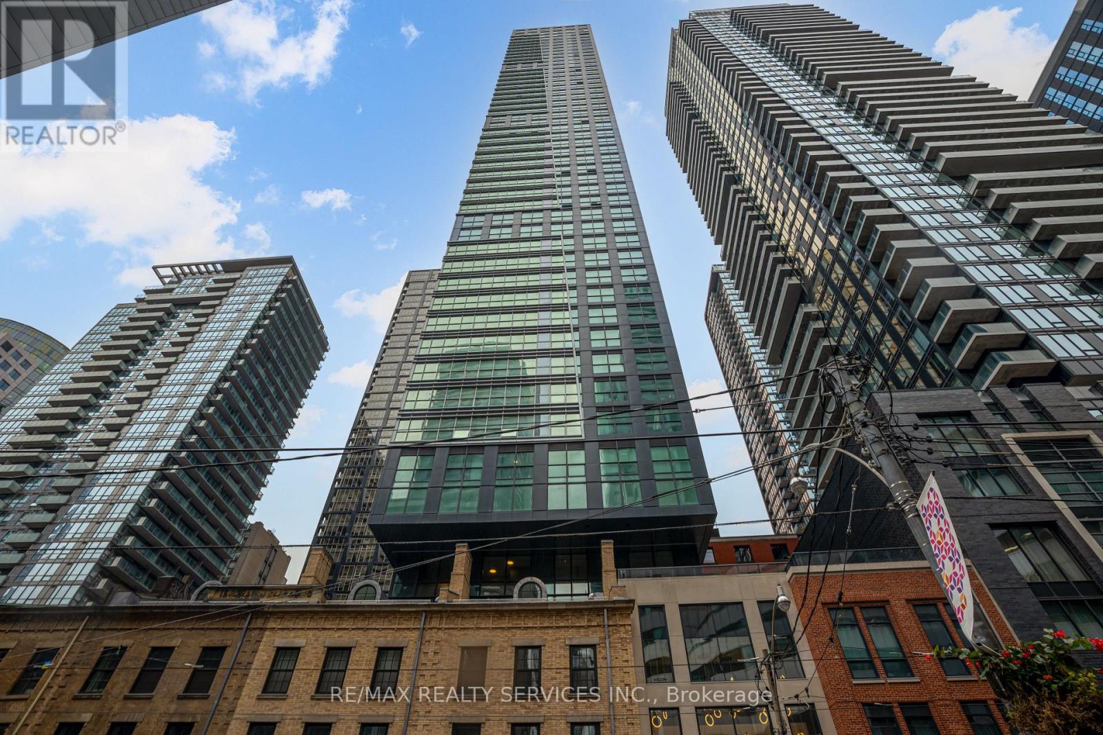 4106 - 327 KING STREET W
