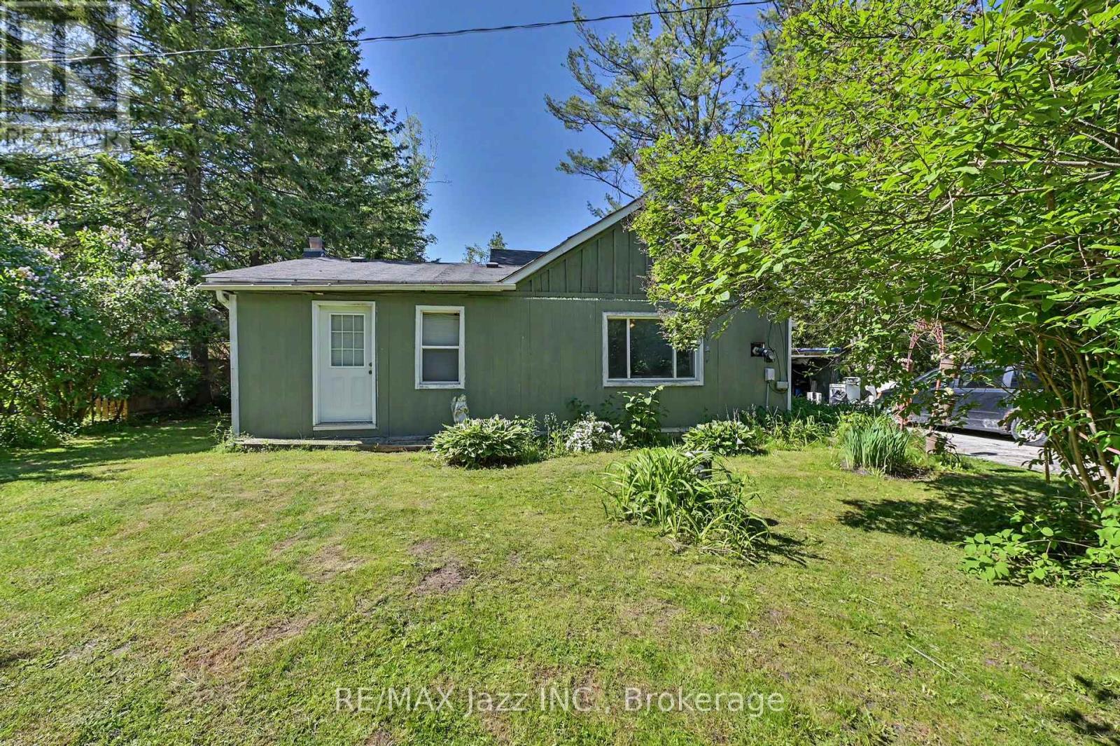 4 HUBBARD STREET
